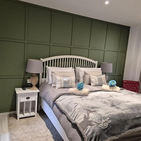 Luxurious Three Bedroom Duplex Apt Close To Beach Fuengirola Eksteriør billede